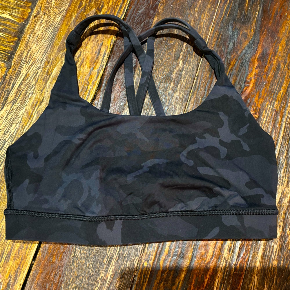 Lululemon Energy Bra. Camouflage SZ.4